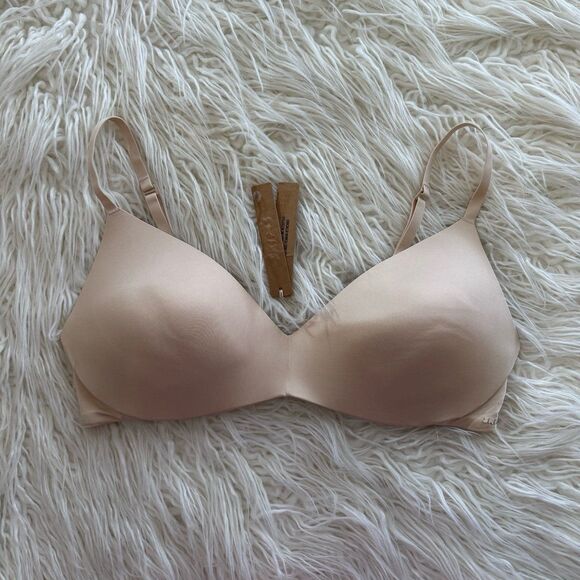 Skims Wireless Form Pushup Plunge Bra Sand Size 36C - Picture 1 of 7